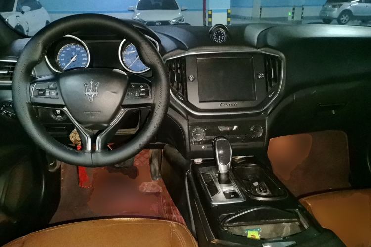 Used Maserati Ghibli 2014 3.0T Standard Edition Center Console