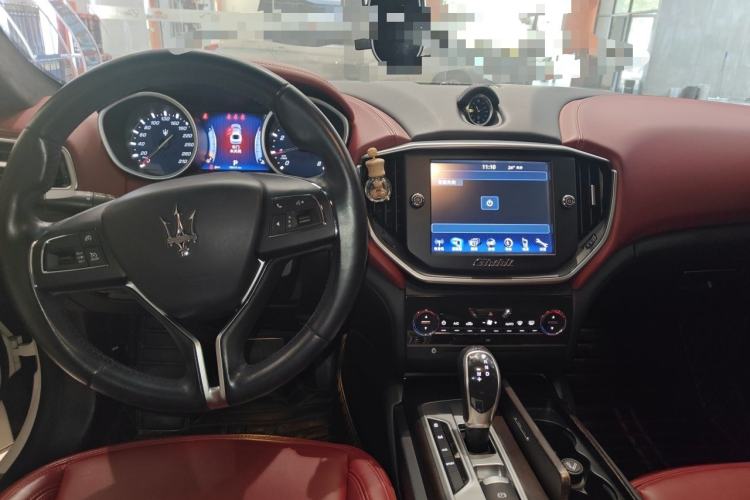 Used Maserati Ghibli 2014 3.0T Standard Edition Center Console