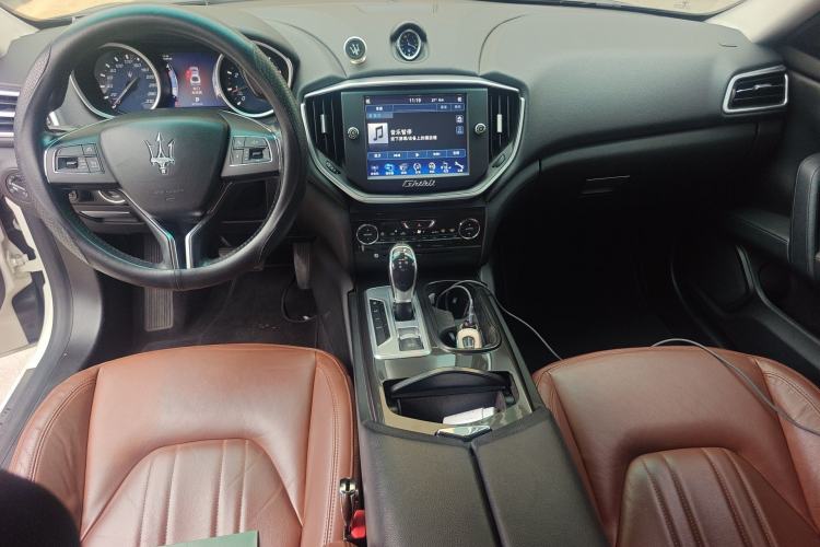 Used Maserati Ghibli 2014 3.0T Standard Edition Center Console