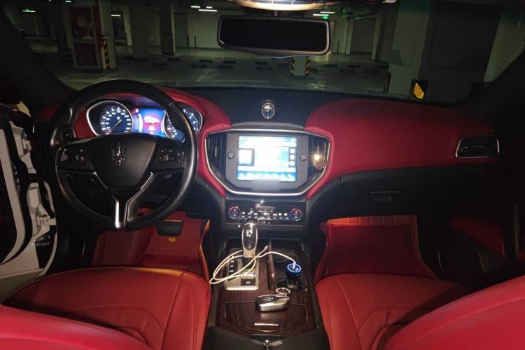 Used Maserati Ghibli 2014 3.0T Standard Edition Center Console