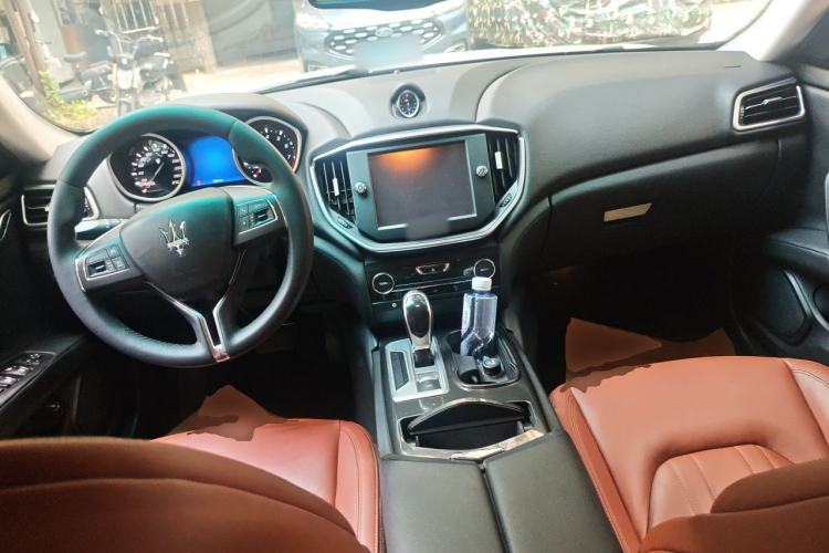 Used Maserati Ghibli 2014 3.0T Standard Edition Center Console