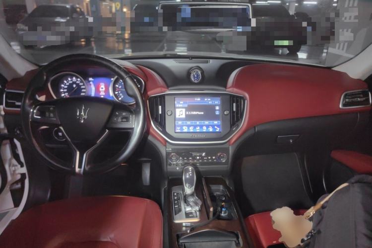 Used Maserati Ghibli 2014 3.0T Standard Edition Center Console