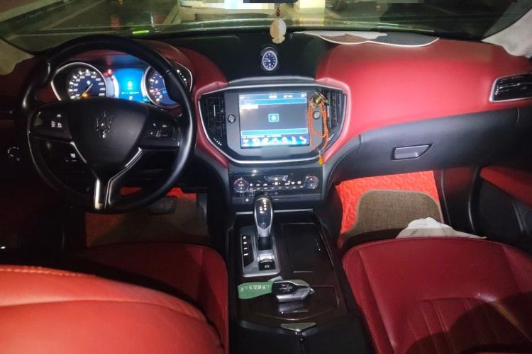 Used Maserati Ghibli 2014 3.0T Standard Edition Center Console