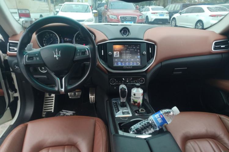 Used Maserati Ghibli 2014 3.0T Standard Edition Center Console