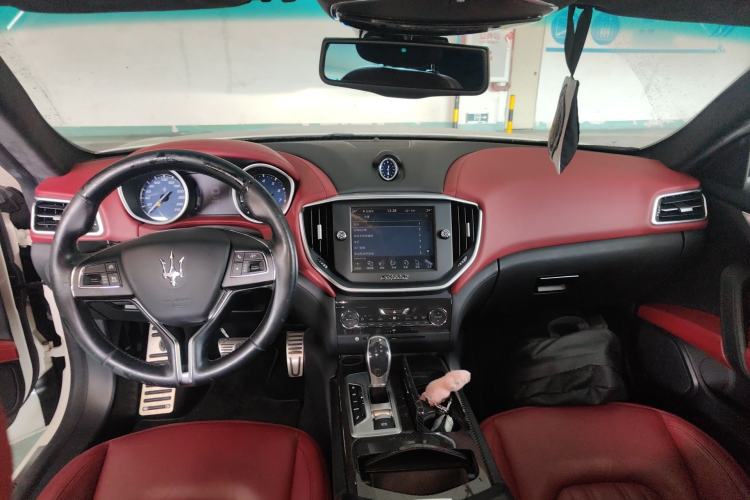 Used Maserati Ghibli 2014 3.0T Standard Edition Center Console