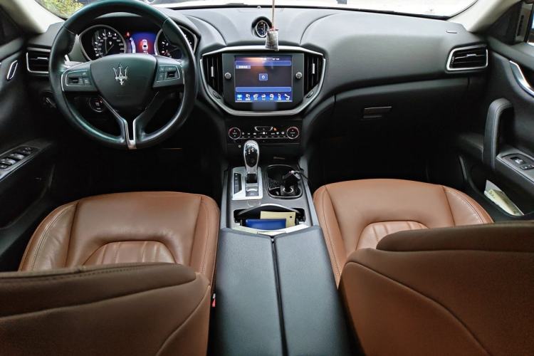 Used Maserati Ghibli 2014 3.0T Standard Edition Center Console