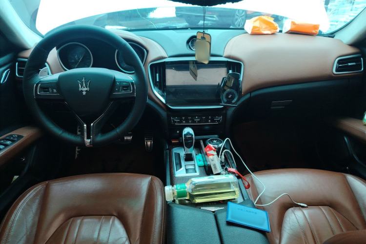 Used Maserati Ghibli 2014 3.0T S Q4 Center Console