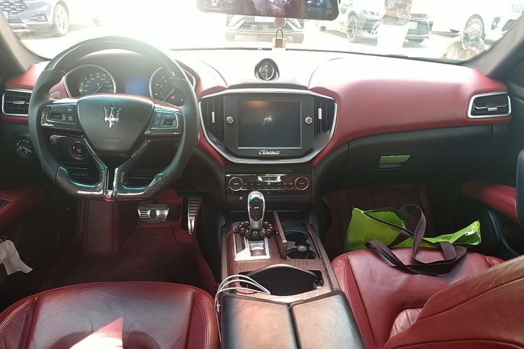 Used Maserati Ghibli 2014 3.0T Standard Edition Center Console