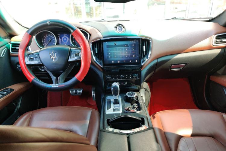 Used Maserati Ghibli 2014 3.0T Standard Edition Center Console