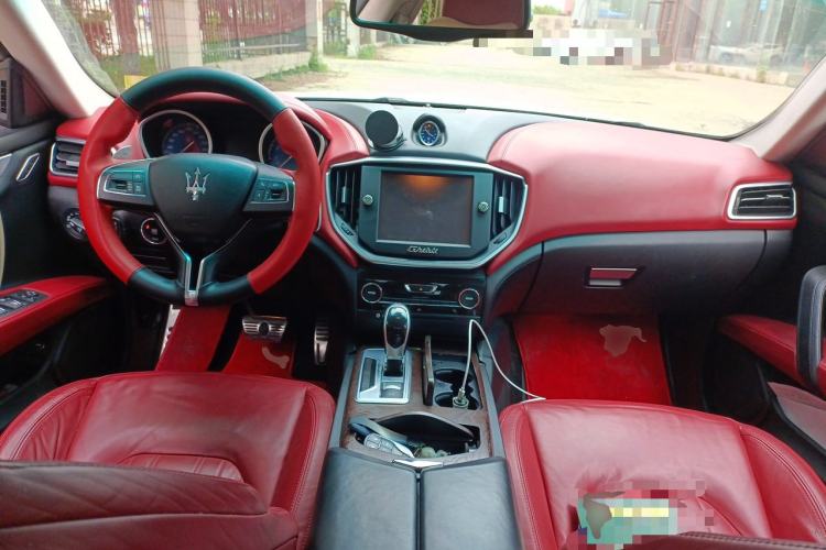 Used Maserati Ghibli 2014 3.0T S Center Console