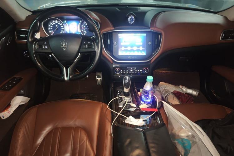 Used Maserati Ghibli 2014 3.0T Standard Edition Center Console