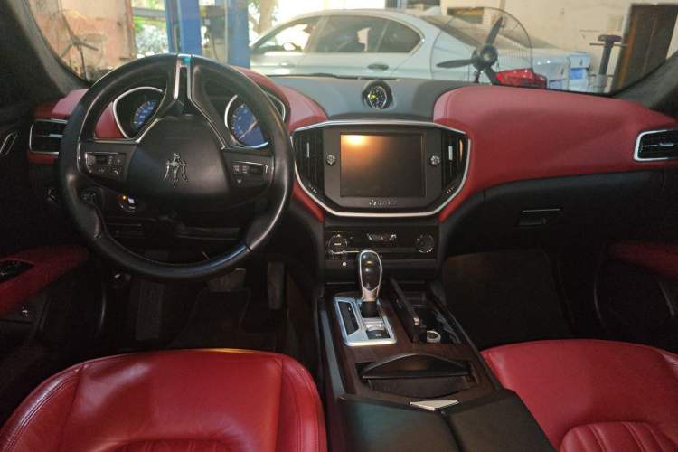Used Maserati Ghibli 2014 3.0T Standard Edition Center Console