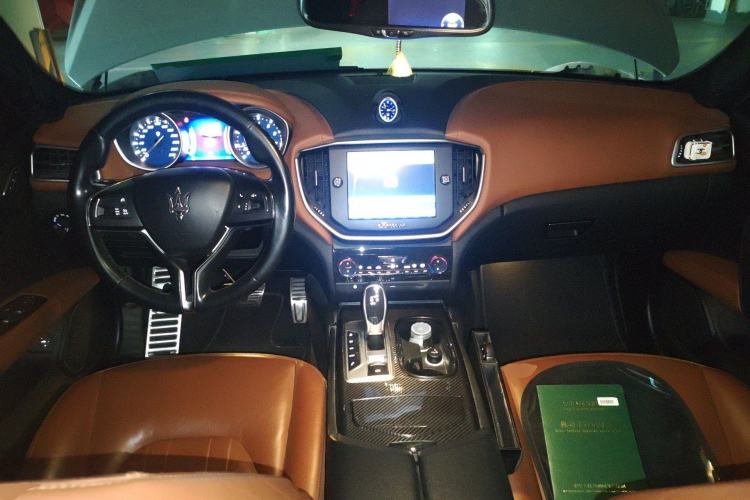 Used Maserati Ghibli 2014 3.0T Standard Edition Center Console