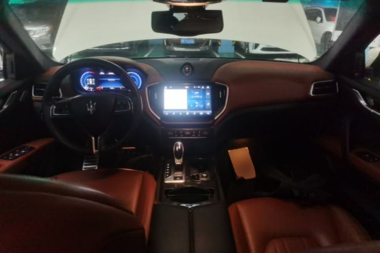 Used Maserati Ghibli 2014 3.0T Standard Edition Center Console