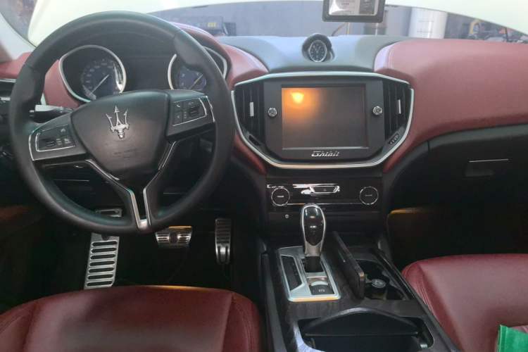 Used Maserati Ghibli 2014 3.0T Standard Edition Center Console