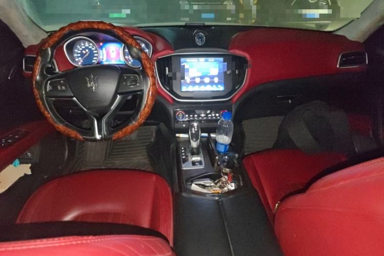 Used Maserati Ghibli 2014 3.0T Standard Edition Center Console
