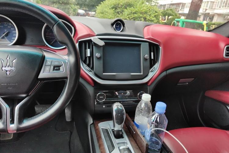 Used Maserati Ghibli 2014 3.0T Standard Edition Center Console