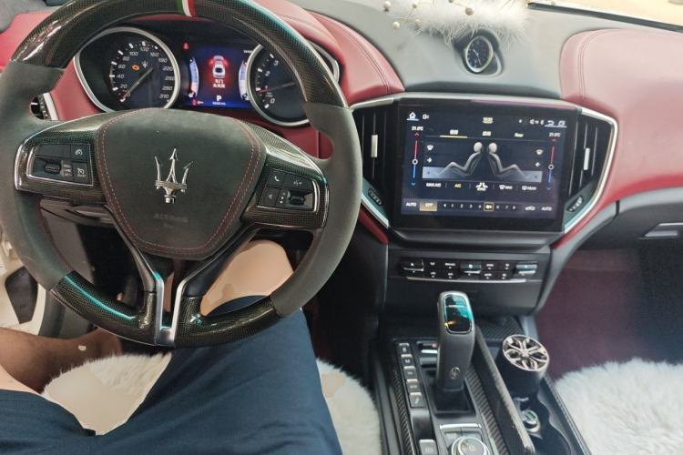 Used Maserati Ghibli 2014 3.0T Standard Edition Center Console