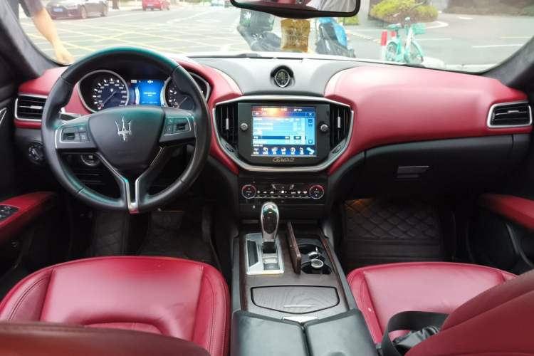 Used Maserati Ghibli 2014 3.0T Standard Edition Center Console