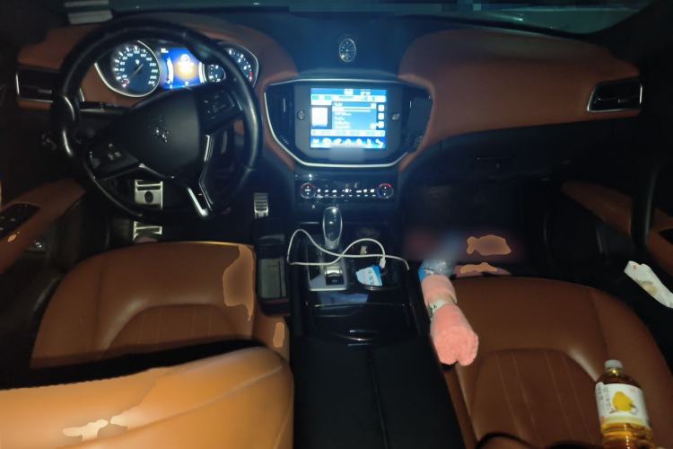 Used Maserati Ghibli 2014 3.0T Standard Edition Center Console