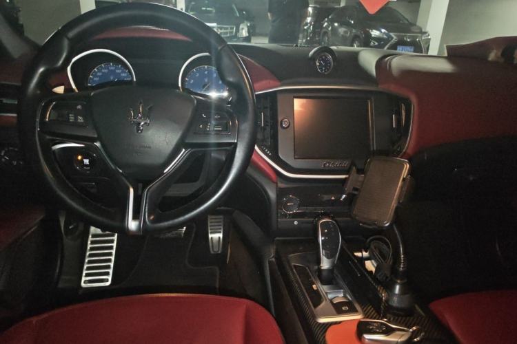 Used Maserati Ghibli 2014 3.0T Standard Edition Center Console