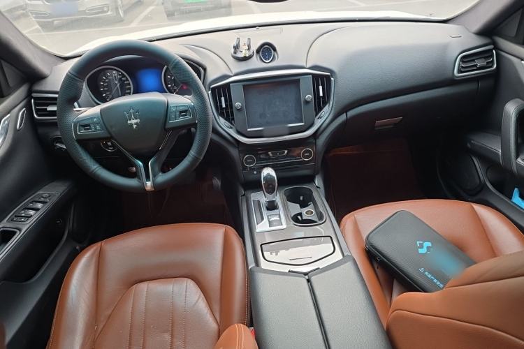 Used Maserati Ghibli 2014 3.0T Standard Edition Center Console