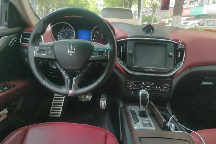 Used Maserati Ghibli 2014 3.0T Standard Edition Center Console