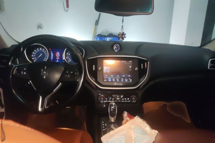 Used Maserati Ghibli 2014 3.0T Standard Edition Center Console