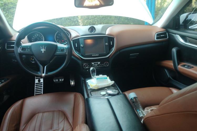Used Maserati Ghibli 2014 3.0T Standard Edition Center Console