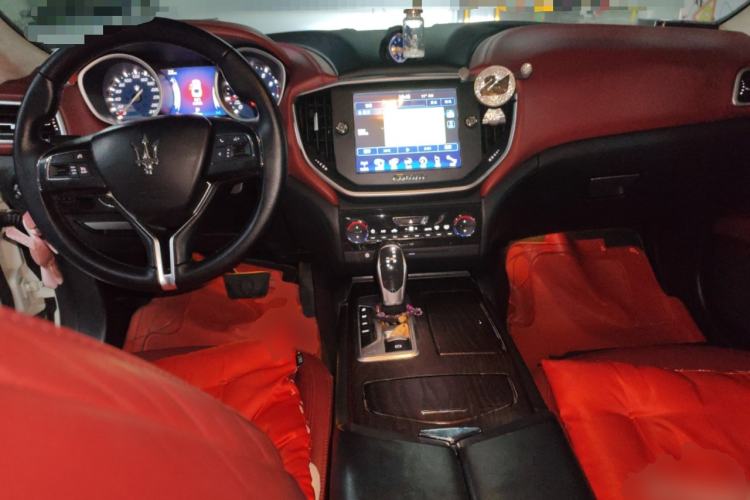 Used Maserati Ghibli 2014 3.0T Standard Edition Center Console