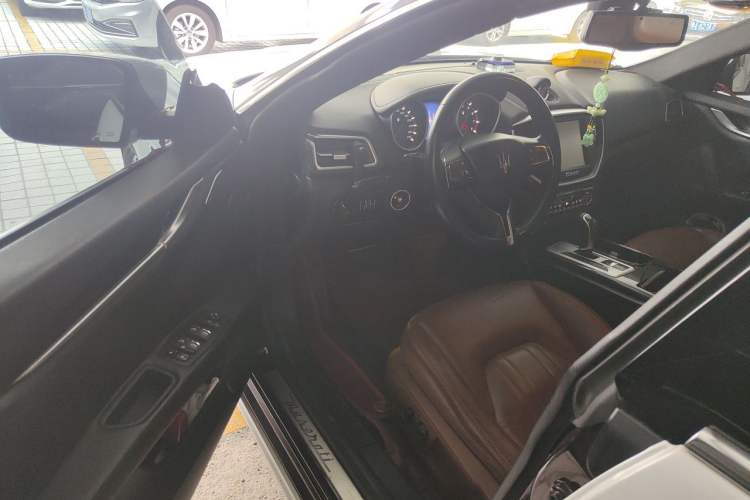 Used Maserati Ghibli 2014 3.0T S Driver Seat
