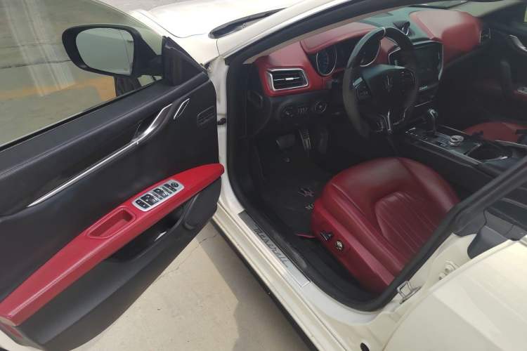 Used Maserati Ghibli 2014 3.0T S Q4 Driver Seat