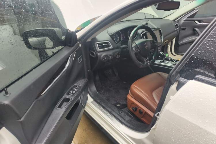 Used Maserati Ghibli 2014 3.0T Standard Edition Driver Seat