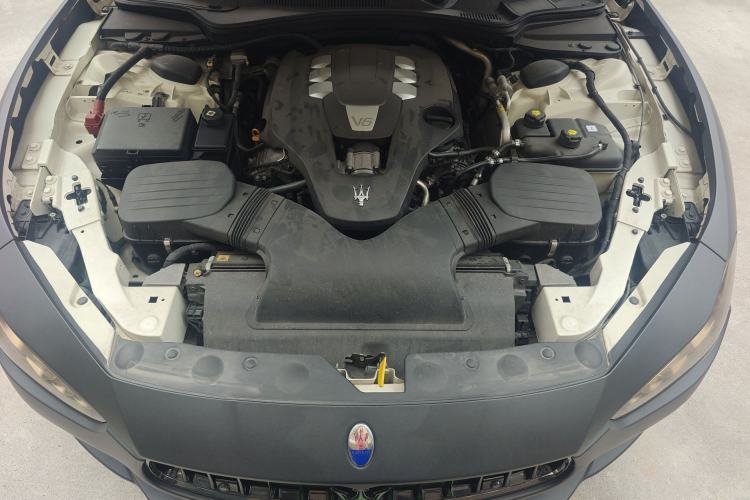 Used Maserati Ghibli 2014 3.0T Standard Edition Engine Bay