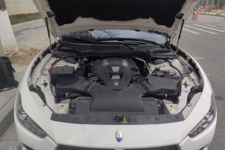 Used Maserati Ghibli 2014 3.0T Standard Edition Engine Bay