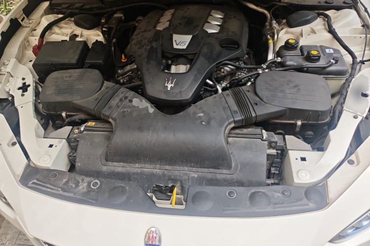 Used Maserati Ghibli 2014 3.0T Standard Edition Engine Bay