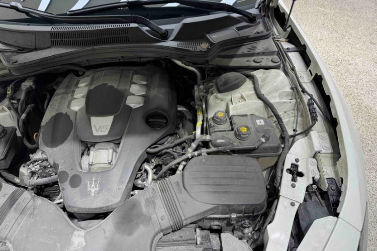Used Maserati Ghibli 2014 3.0T Standard Edition Engine Bay