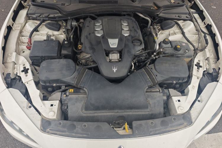 Used Maserati Ghibli 2014 3.0T Standard Edition Engine Bay