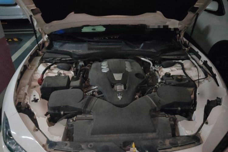 Used Maserati Ghibli 2014 3.0T Standard Edition Engine Bay