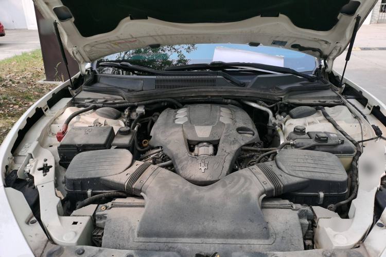 Used Maserati Ghibli 2014 3.0T Standard Edition Engine Bay