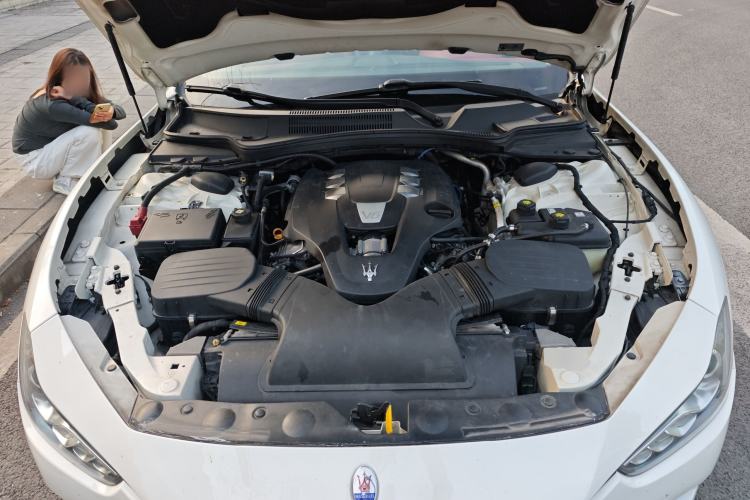 Used Maserati Ghibli 2014 3.0T Standard Edition Engine Bay