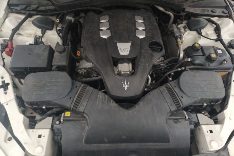 Used Maserati Ghibli 2014 3.0T Standard Edition Engine Bay