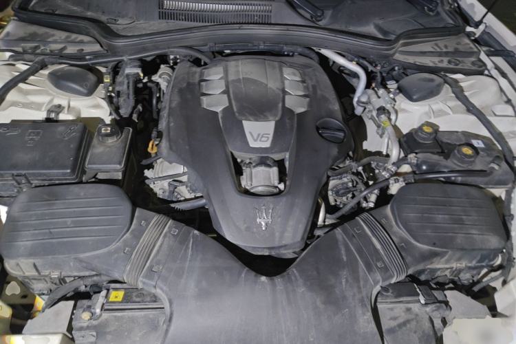 Used Maserati Ghibli 2014 3.0T Standard Edition Engine Bay