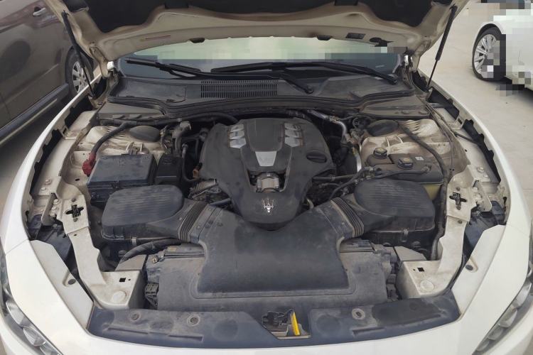 Used Maserati Ghibli 2014 3.0T S Q4 Engine Bay