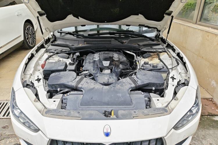 Used Maserati Ghibli 2014 3.0T Standard Edition Engine Bay