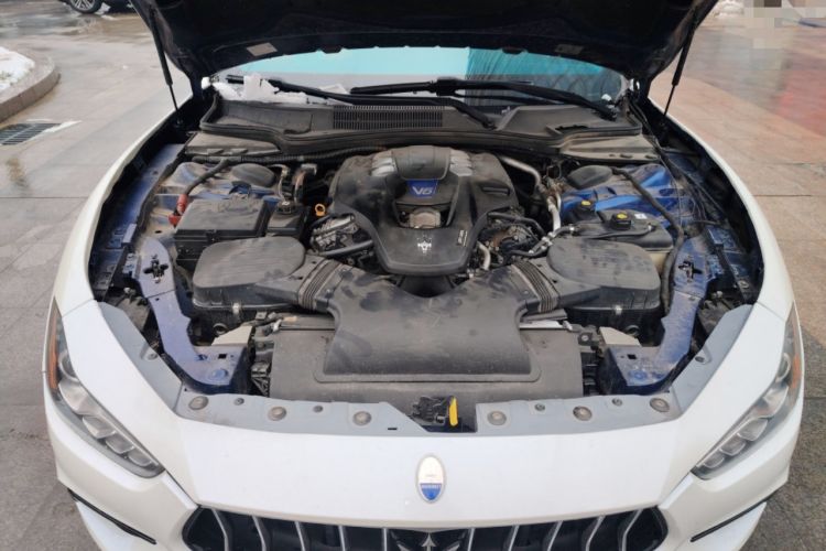 Used Maserati Ghibli 2014 3.0T S Q4 Engine Bay