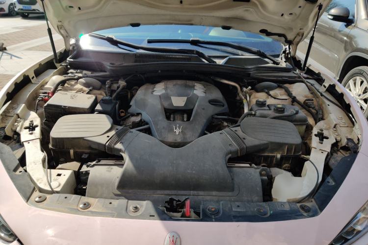 Used Maserati Ghibli 2014 3.0T Standard Edition Engine Bay