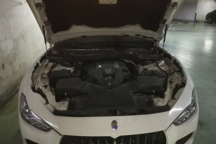 Used Maserati Ghibli 2014 3.0T Standard Edition Engine Bay