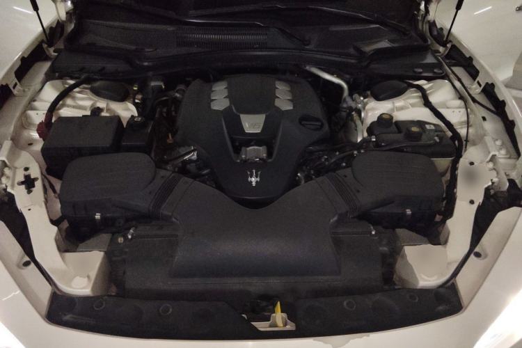 Used Maserati Ghibli 2014 3.0T Standard Edition Engine Bay