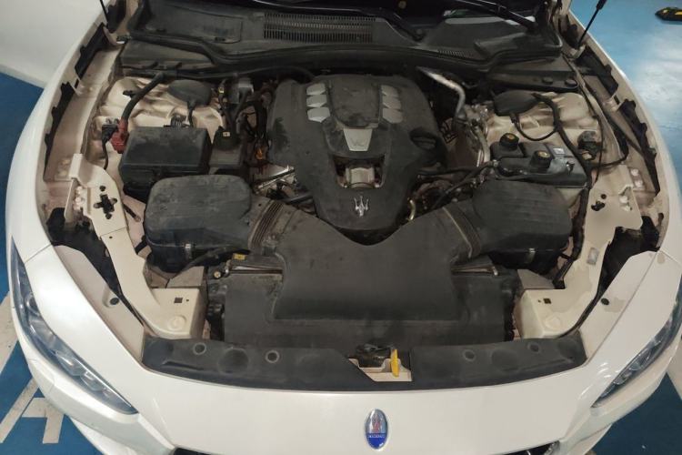 Used Maserati Ghibli 2014 3.0T Standard Edition Engine Bay